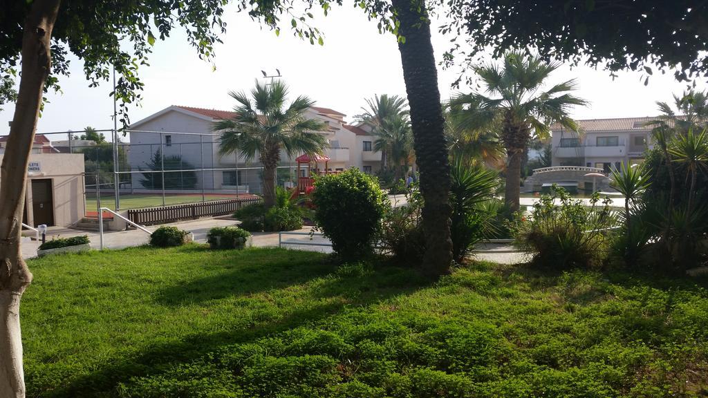 Crown Resorts Henipa Larnaca Exteriér fotografie
