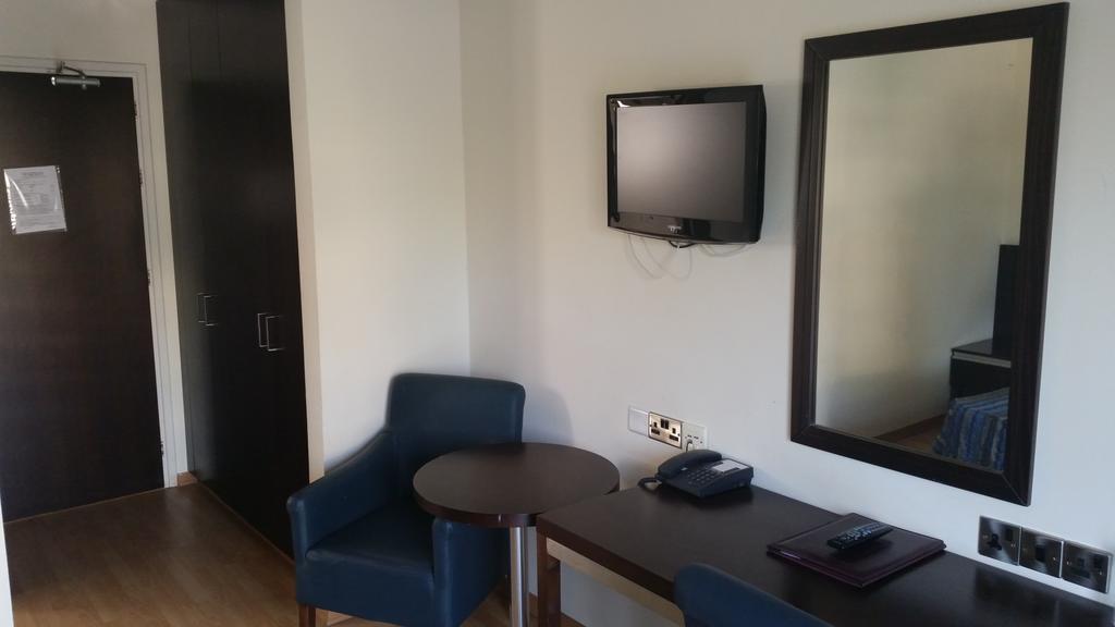 Crown Resorts Henipa Larnaca Pokoj fotografie