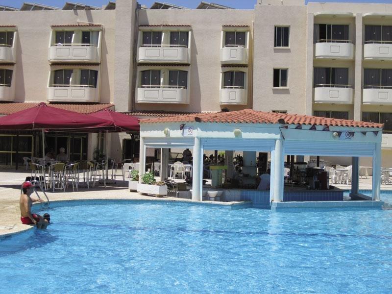 Crown Resorts Henipa Larnaca Exteriér fotografie