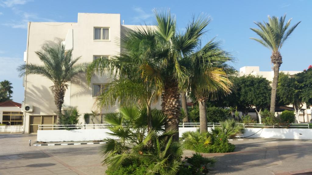 Crown Resorts Henipa Larnaca Exteriér fotografie