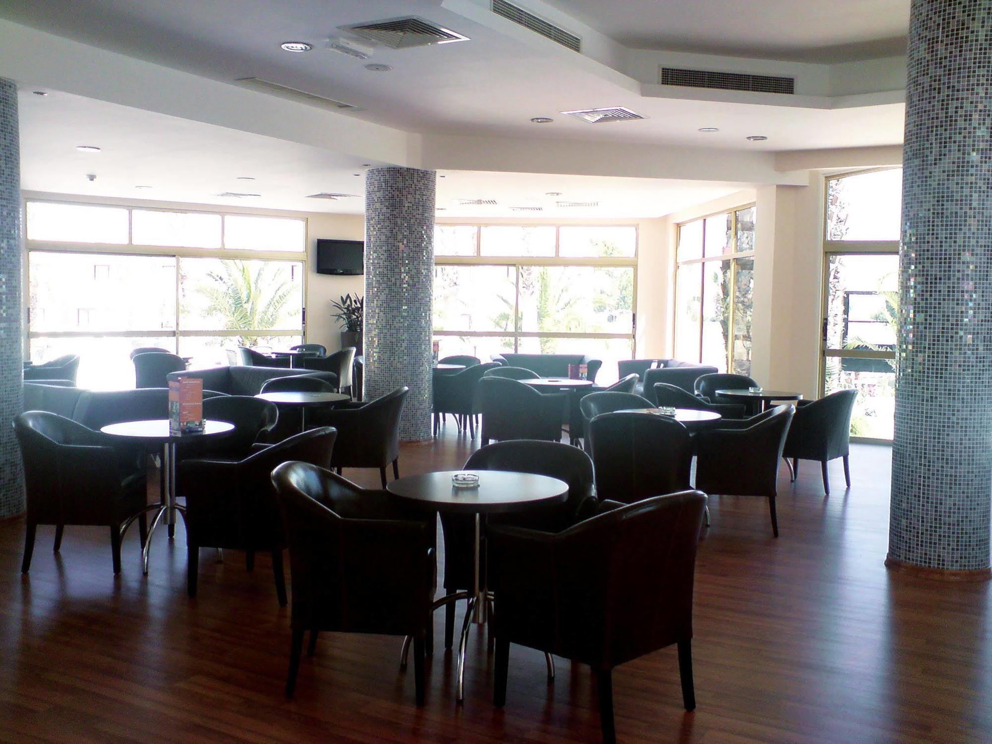 Crown Resorts Henipa Larnaca Exteriér fotografie