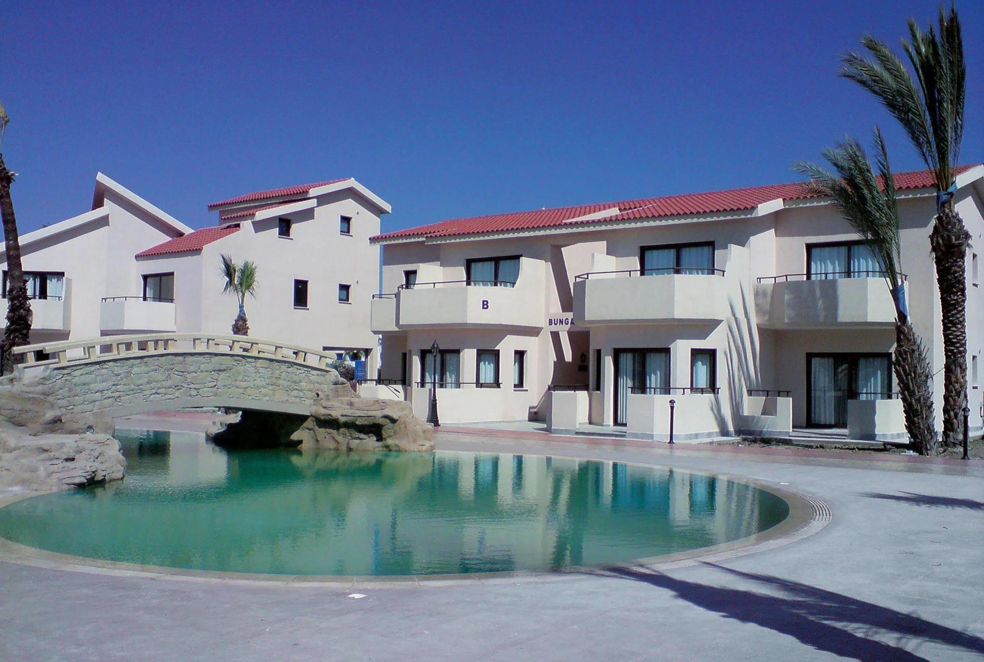 Crown Resorts Henipa Larnaca Exteriér fotografie